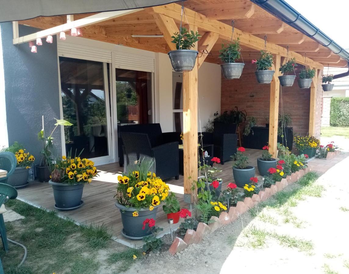 Apartman Tea Valpovo Exterior foto